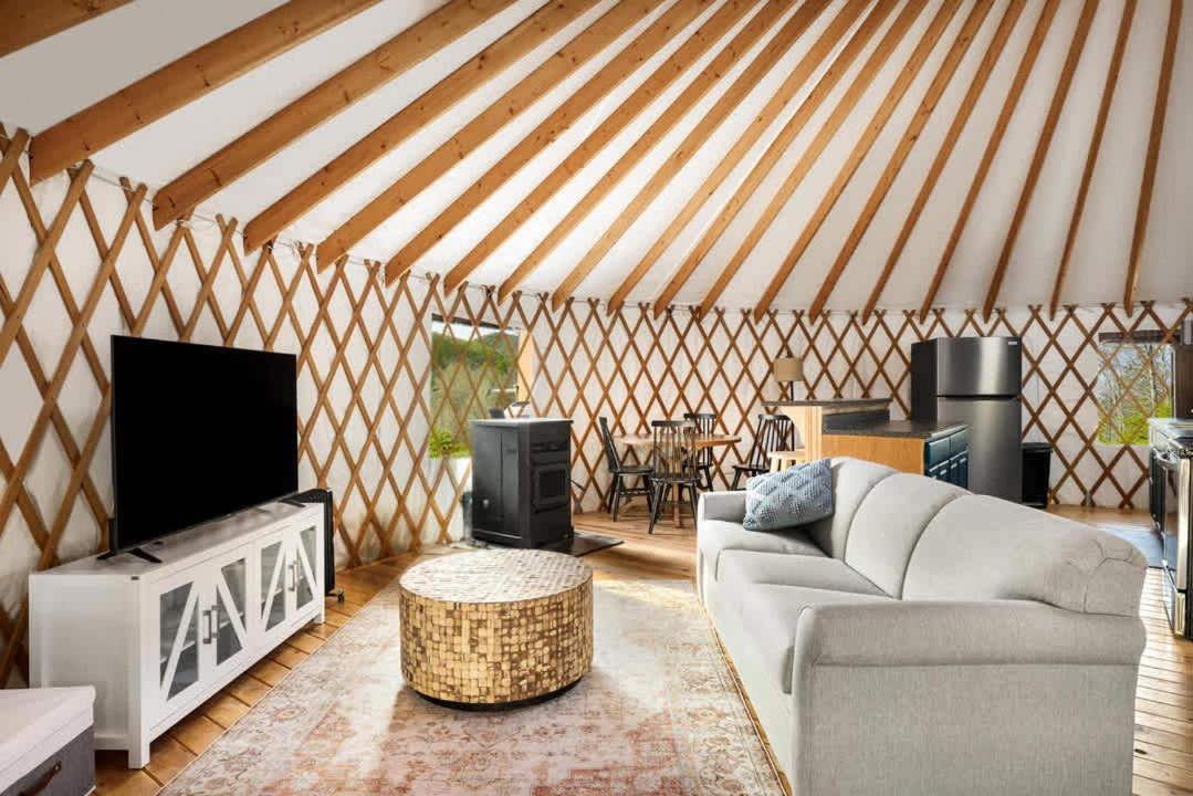 Modern Yurt W River Access, Hot Tub, Wifi & Grill Wardensville Luaran gambar