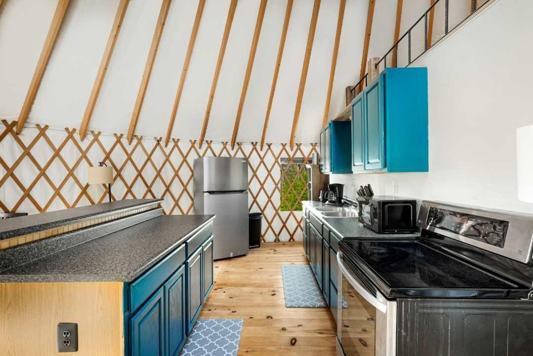 Modern Yurt W River Access, Hot Tub, Wifi & Grill Wardensville Luaran gambar
